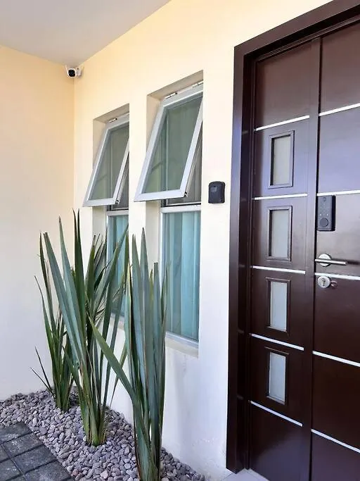 Prázdninový dům Casa Bon Ubicada En Nueva Galicia Residencial, Es Una Propiedad Completa Al Sur De La Ciudad Que Te Ofrece Modernidad, Espacio, Tranquilidad, Cuenta Con 4 Recamaras 3 Banos Completos Y 2 Cajones De Estacionamiento Privados Guadalajara