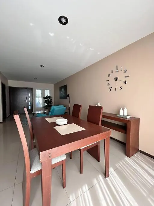 Casa Bon Ubicada En Nueva Galicia Residencial, Es Una Propiedad Completa Al Sur De La Ciudad Que Te Ofrece Modernidad, Espacio, Tranquilidad, Cuenta Con 4 Recamaras 3 Banos Completos Y 2 Cajones De Estacionamiento Privados Guadalajara 0*,  Mexiko