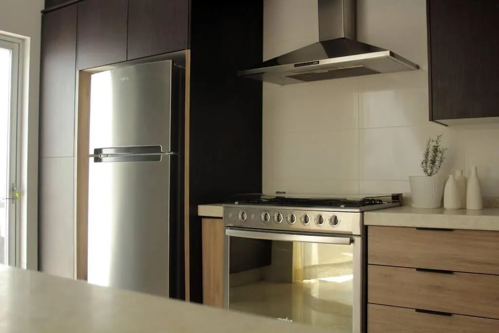 Prázdninový dům Casa Bon Ubicada En Nueva Galicia Residencial, Es Una Propiedad Completa Al Sur De La Ciudad Que Te Ofrece Modernidad, Espacio, Tranquilidad, Cuenta Con 4 Recamaras 3 Banos Completos Y 2 Cajones De Estacionamiento Privados Guadalajara